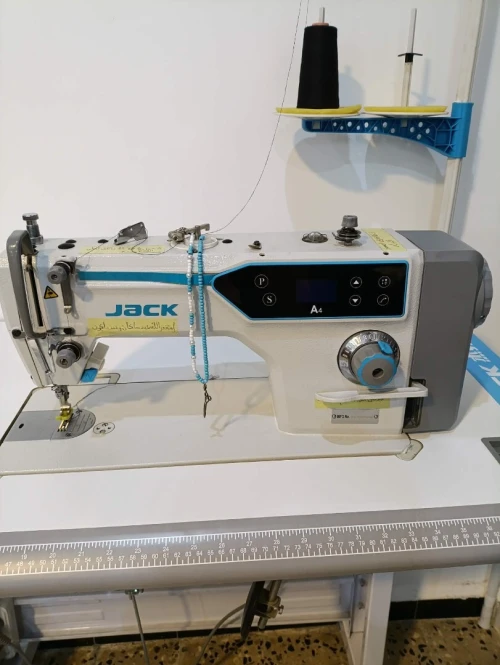 ماكنة خياطة. Jack A4 droit