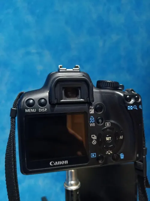 CANON 1000D AVEC 18-55 MM OU 75-300MM
