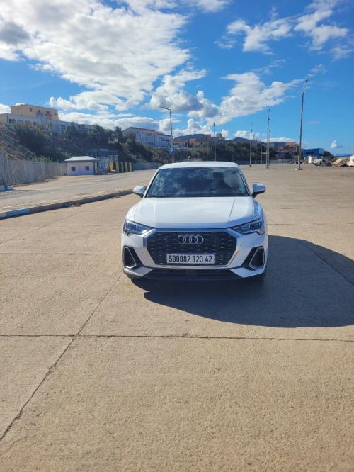 Audi Q3 2023 S.line sport back