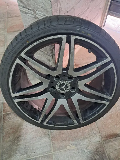 Jantes 19 '' mercedes original avec deux roux de secours