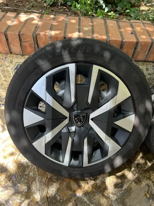 4 Roue Peugeot 