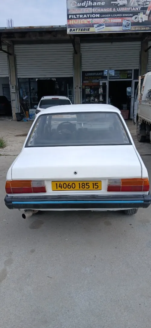 Peugeot 305 1985 305