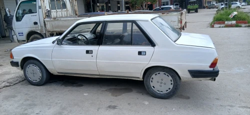 Peugeot 305 1985 305