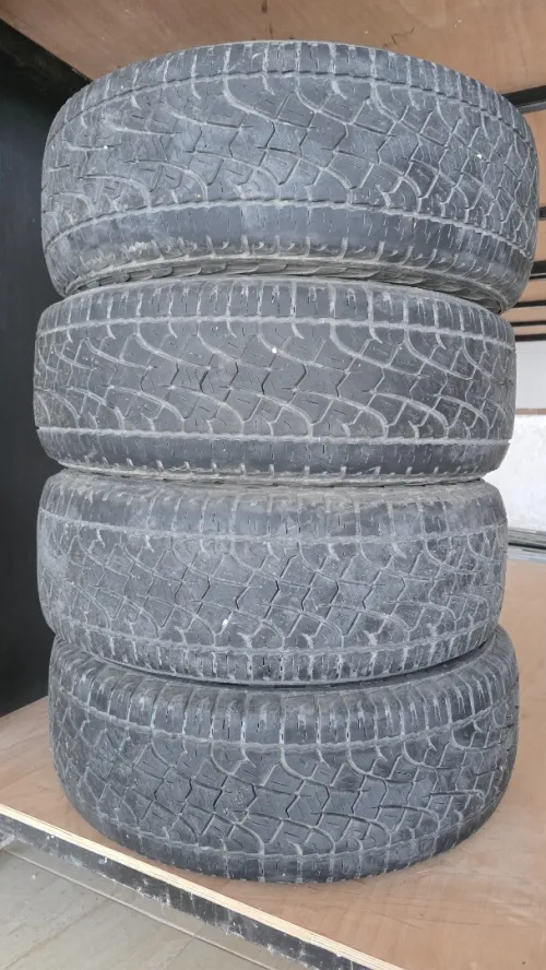 Jeu de pneu 265/65R17
