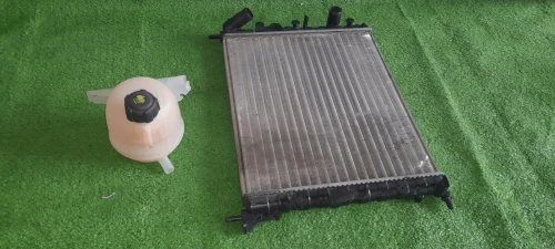 Radiateur +bouteille 