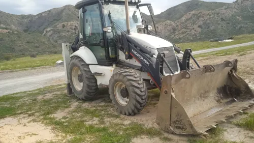 HIDROMEK Retrochargeur 2012