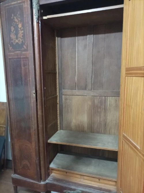 Armoire ancien
