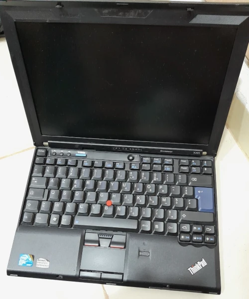 Lenovo ThinkPad i5 m560