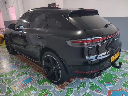 Porsche Macan 2019 GTS full black