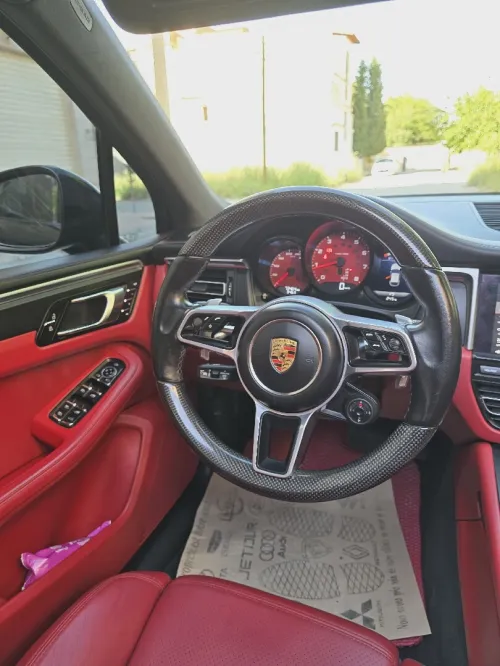 Porsche Macan 2019 GTS full black