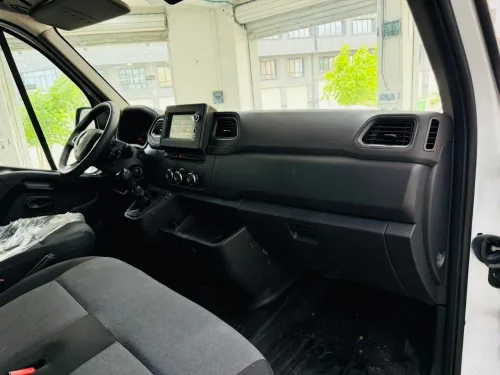 Renault Master 2025 2 Paneu