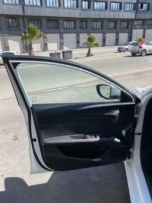 MG 5 2025 Boit auto