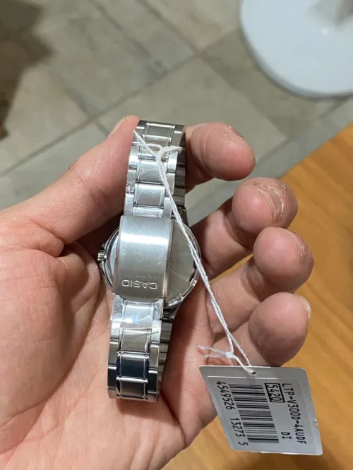 Montre Homme CASIO Acier Inoxydable & Style Raffiné