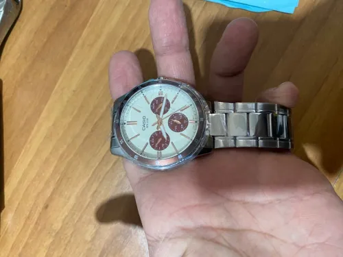 Montre CASIO Homme Acier  Design moderne & Fiable