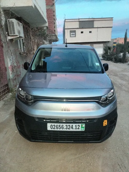 Fiat Doblo 2024 2 plas