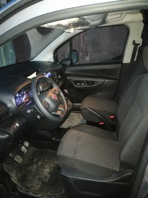 Fiat Doblo 2024 2 plas