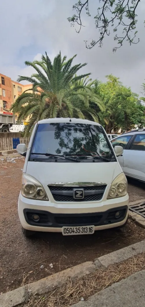 Zotye Z10 2013 