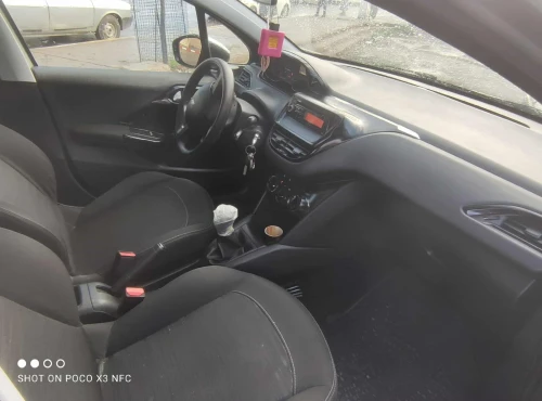 Peugeot 208 2016 Access