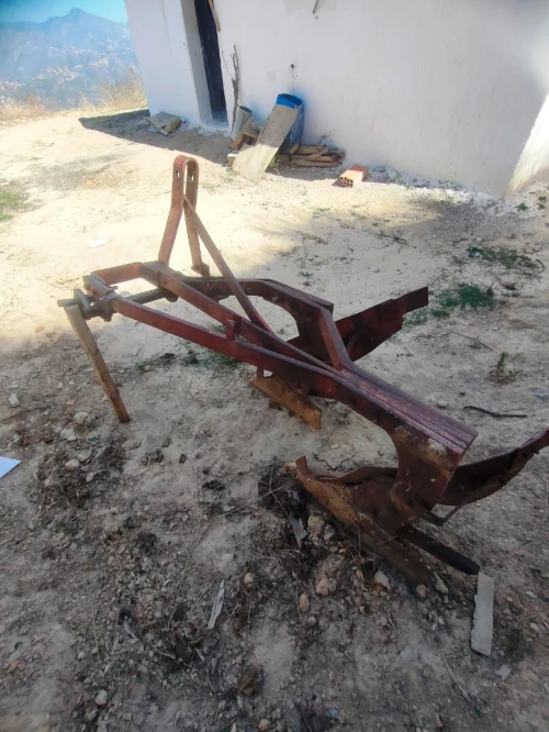 Charrue tracteur agricole (محراث الجرار الفلاحي)