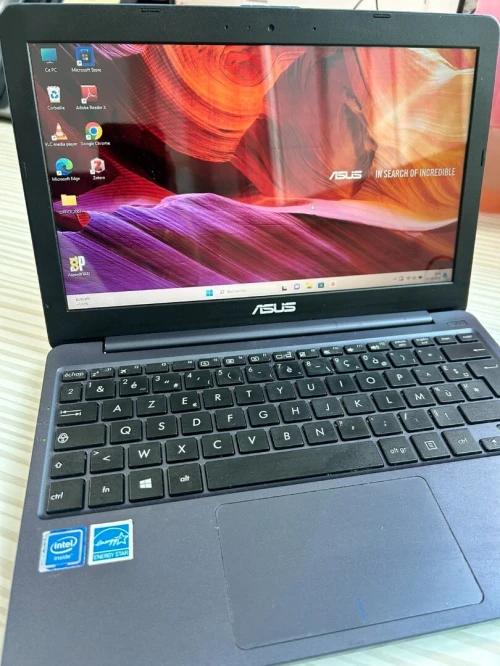 LAPTOOP ASUS VIVOBOOK12
