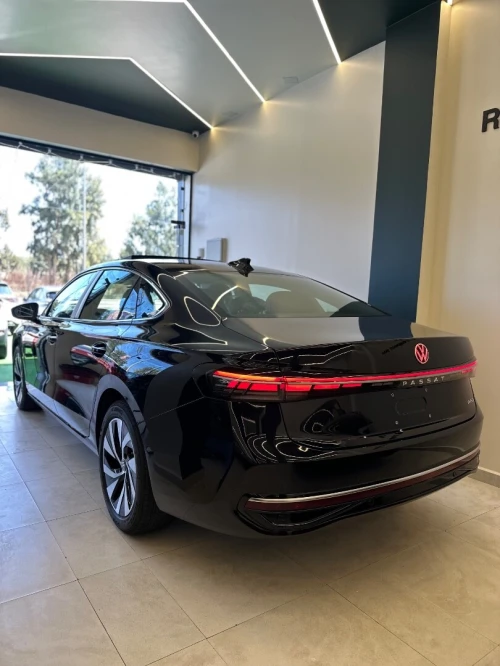 Volkswagen Passat 2025 PRO