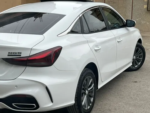 MG 5 2025 Luxry