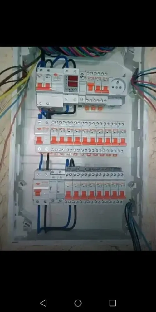 ÉLÉCTRICIEN 