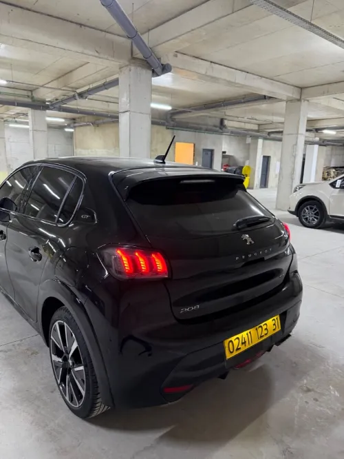 Peugeot 208 2023 GT