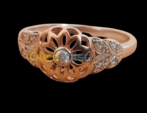 Ancienne bague en or 18 carats sertie de diamant top qualité 