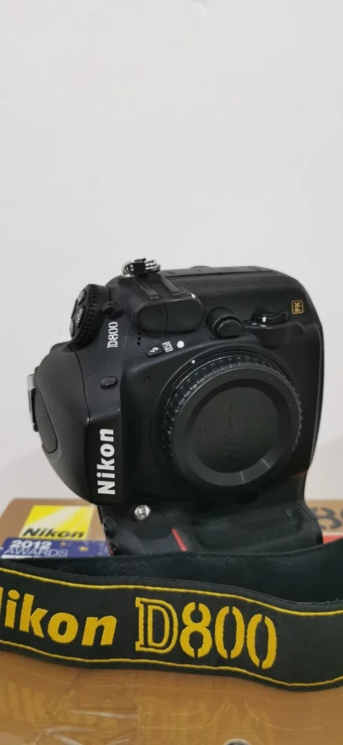Nikon D800 (16k clic) état neuf