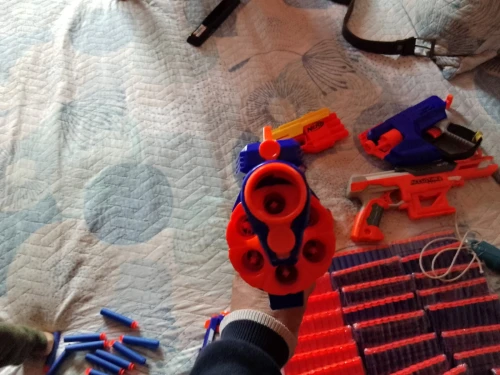 مسدس للعب الاطفال من علامة NERF