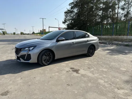 Peugeot 308 2025 408