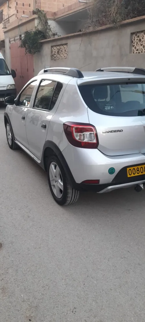 Dacia Stepway 2016 .
