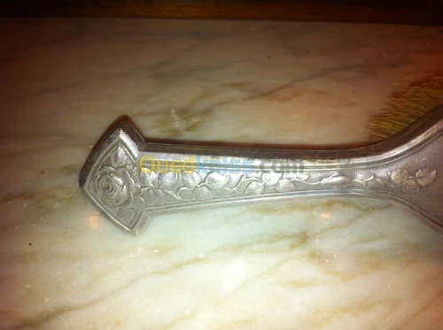 brosse en argent  style Louis XVI
