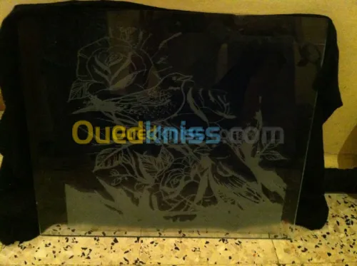 الرسم و الكتابة و الزخرفة على الزجاج