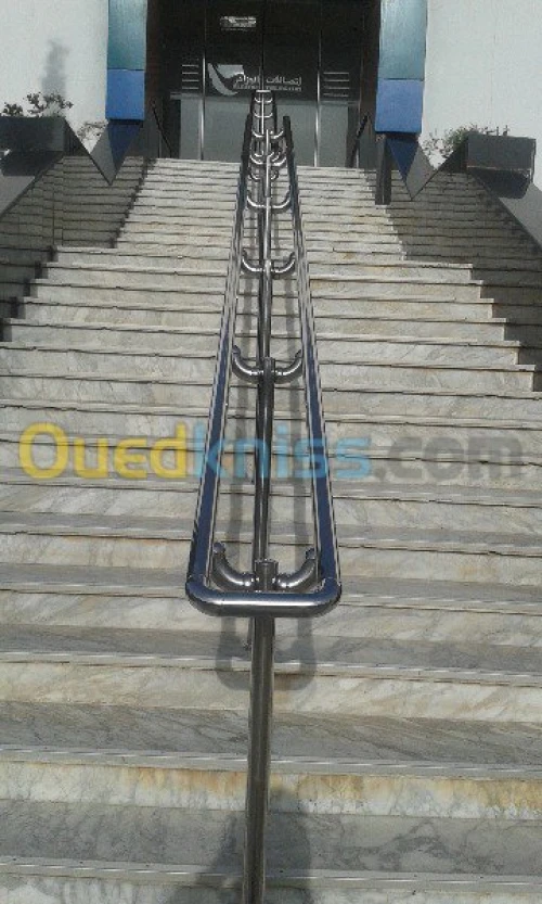 ESCALIER COLIMACON ET DROIT INOX ET BOIS