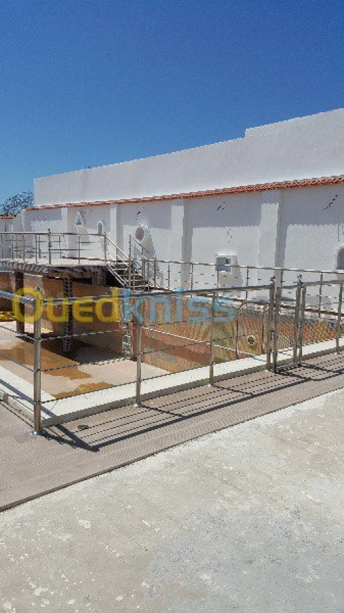 ESCALIER COLIMACON ET DROIT INOX ET BOIS