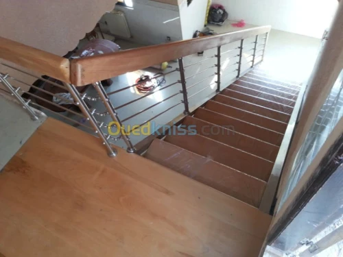 ESCALIER COLIMACON ET DROIT INOX ET BOIS