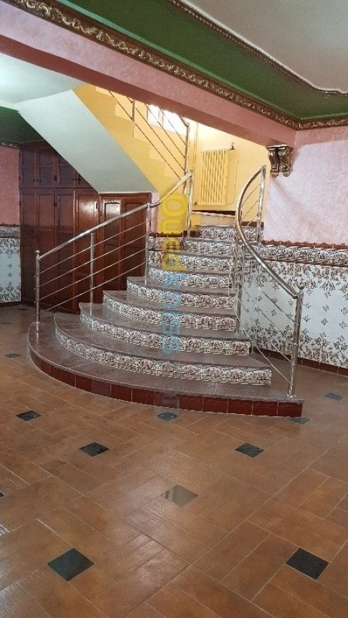 ESCALIER COLIMACON ET DROIT INOX ET BOIS