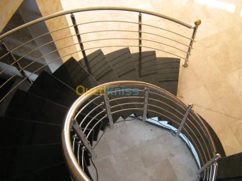 ESCALIER COLIMACON ET DROIT INOX ET BOIS