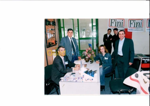 Compresseur a vis et pièce de rechange