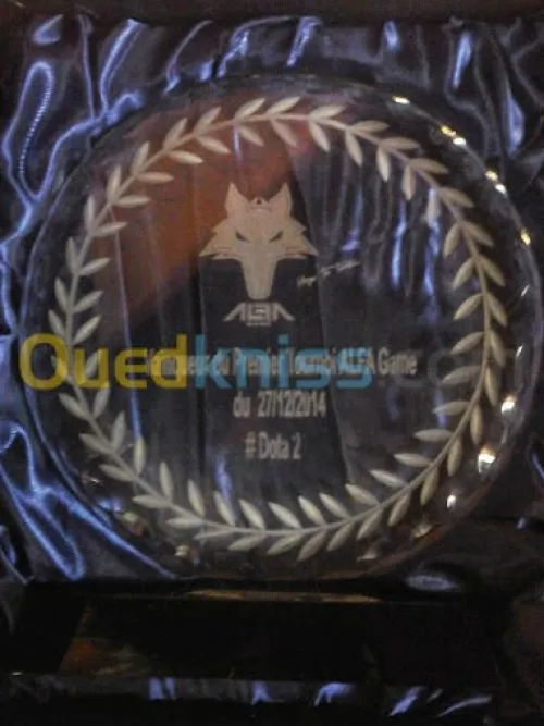  GRAVURE ET DÉCOUPE AU LASER