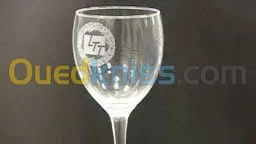  GRAVURE ET DE DÉCOUPE AU LASER