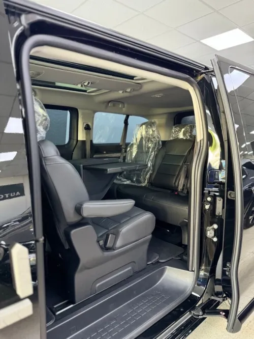 Peugeot TRAVELLER 2026 VIP
