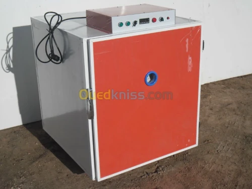 COUVOIR     ( INCUBATEUR/ECLOSOIR)