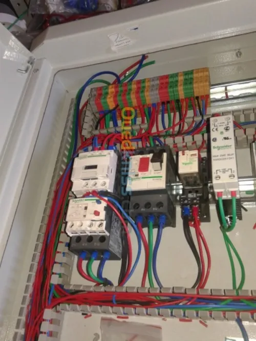 COUVOIR     ( INCUBATEUR/ECLOSOIR)