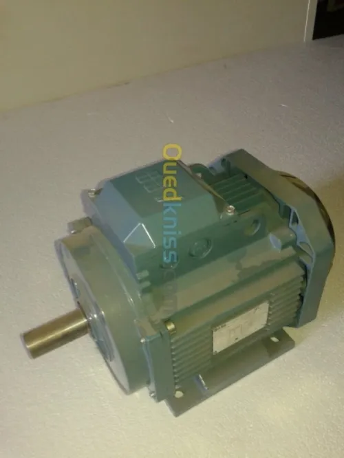 COUVOIR     ( INCUBATEUR/ECLOSOIR)