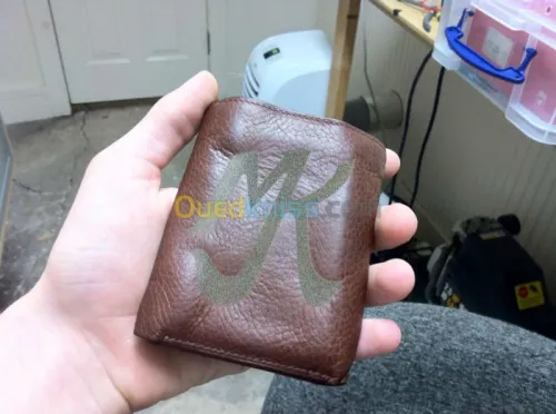  GRAVURE ET  DÉCOUPE AU LASER