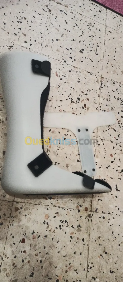 حذاء طبي لكسور الكاحل