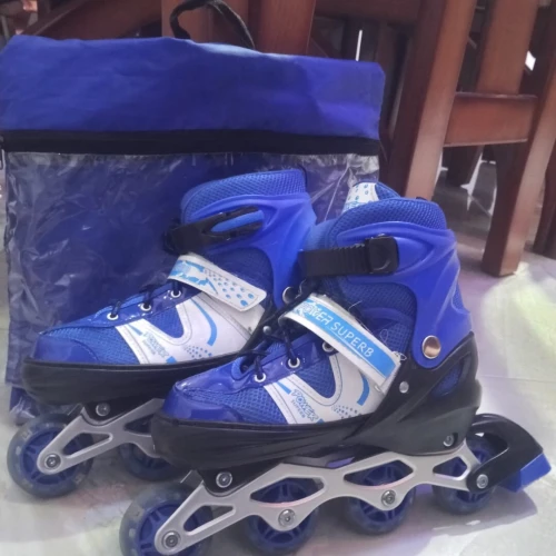 une jolie paire de rollers pour enfant